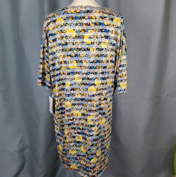 NWT Lularoe Irma, multicolored overall pattern, size M - Picture 2 of 5